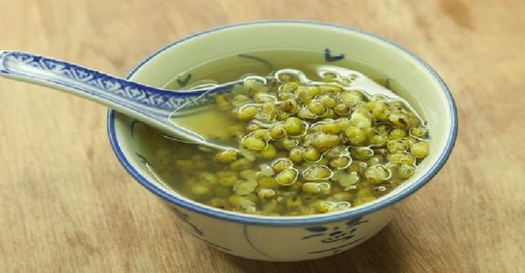 绿豆汤的功效与作用，绿豆汤的禁忌人群有哪些