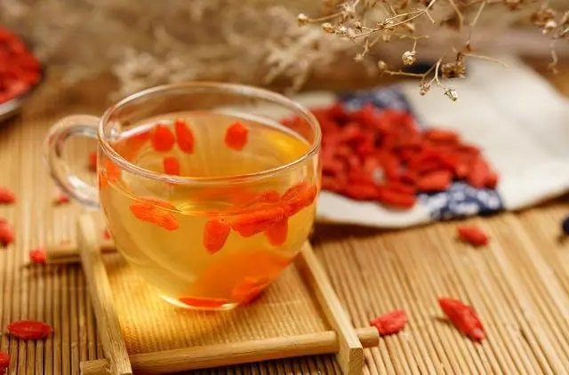 枸杞泡水喝有什么好处?枸杞泡水喝的禁忌 枸杞泡水喝有什么好处?枸杞泡水喝的禁忌