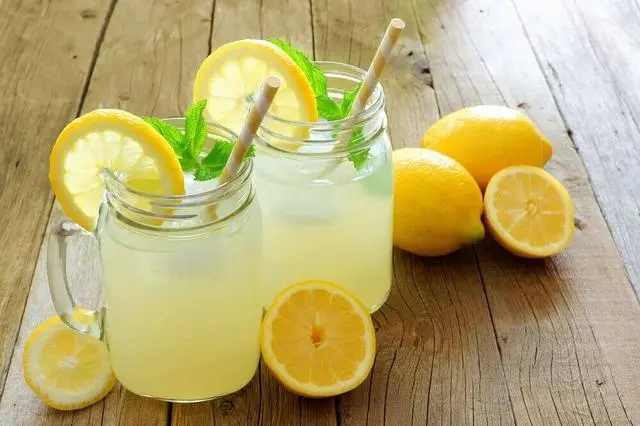 柠檬水的好处与功效，柠檬水的正确泡法